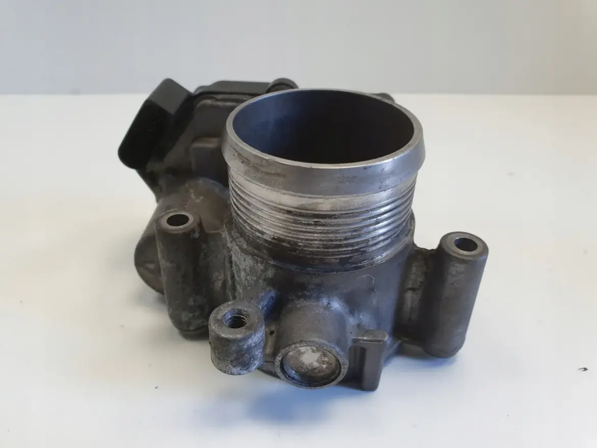 VW Polo V 1.2 TDI PRZEPUSTNICA 03l128063K