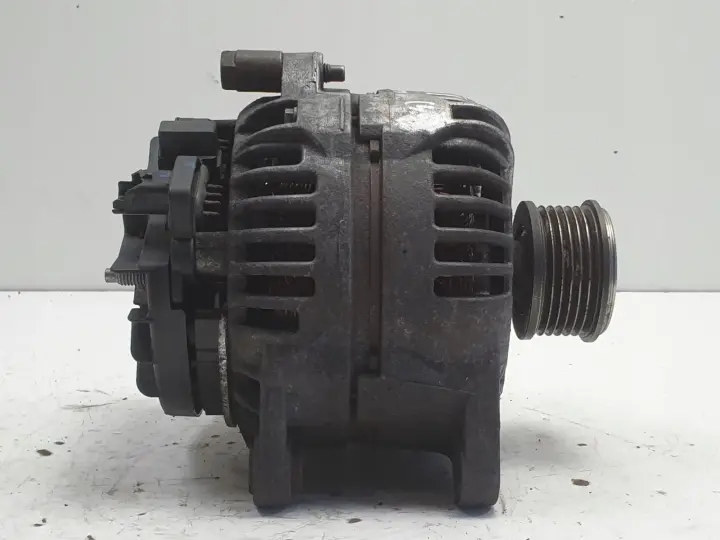 Nissan Qashqai 1.5 DCI ALTERNATOR bosch 0124525140