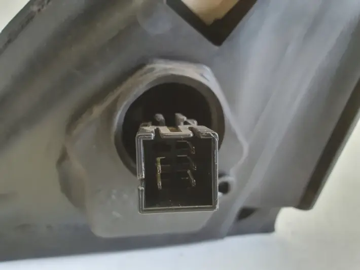 Opel Corsa C 00-06r LUSTERKO PRAWE PASAŻERA 5 pin pinów 065022R1