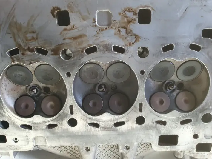 Ford Focus MK3 1.0 EcoBoost GŁOWICA CYLINDRÓW CM5G-6090-GC