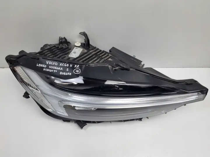 Volvo XC60 II FULL LED PRZEDNIA LAMPA PRAWA prawy przód EUROPA 32337383