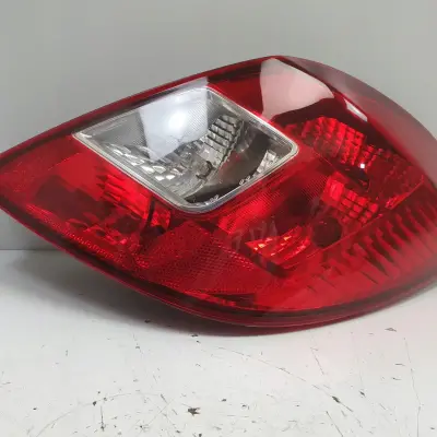 Opel Corsa D 5 drzwi TYLNA LAMPA PRAWA prawy tył pasażera