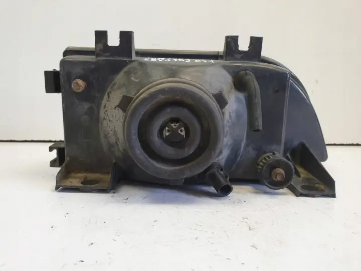 Polonez Caro Plus PRZEDNIA LAMPA LEWA lewy przód EUROPA