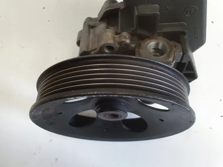 Opel Vectra B 2.0 16V POMPA WSPOMAGANIA 90495960