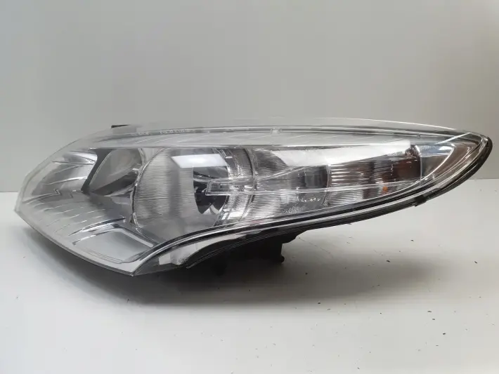 Renault Megane III 08-12r PRZEDNIA LAMPA LEWA lewy przód 260600017R