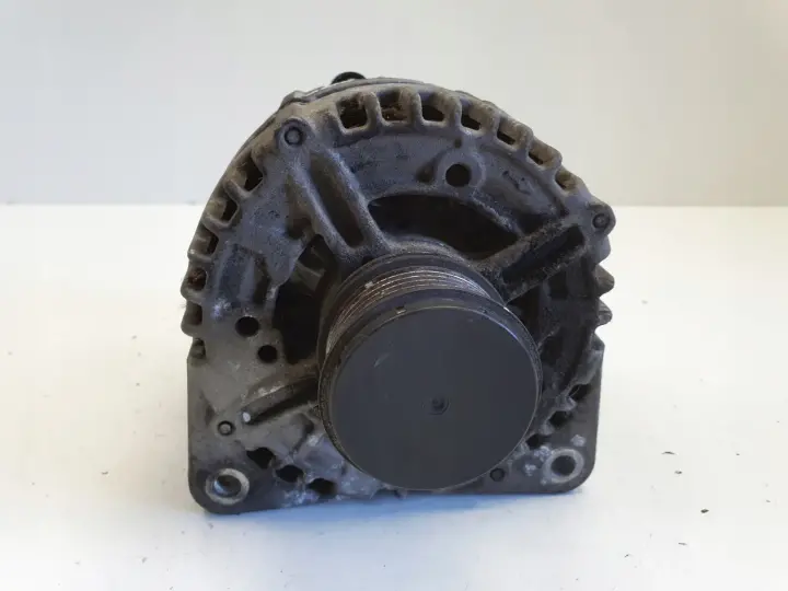 VW Passat B7 1.6 TDI ALTERNATOR 180A bosch 03L903023D