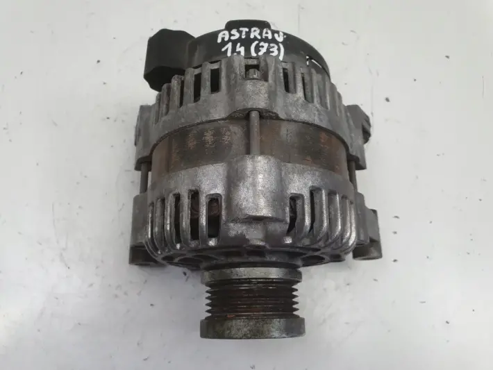 Opel Astra IV J 1.4 T turbo ALTERNATOR 13581885 100A
