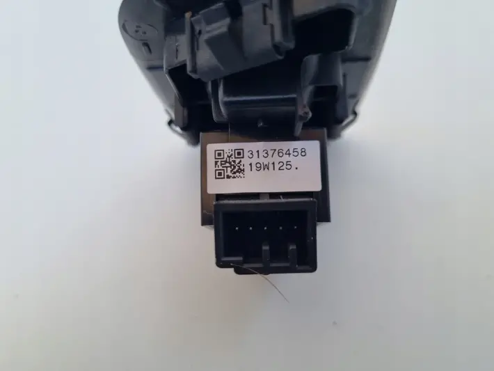 Volvo S90 II V60 II S60 III XC60 II PRAWY PANEL SZYB 31376458