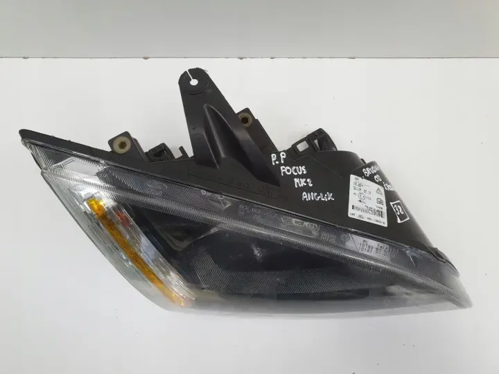 Ford Focus II MK2 04-11r PRZEDNIA LAMPA PRAWA PRAWY PRZÓD 4M51-13W029-KE