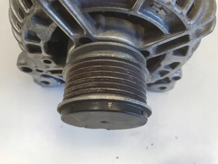 VW Golf VI 2.0 TDI ALTERNATOR bosch 06F903023F 140A