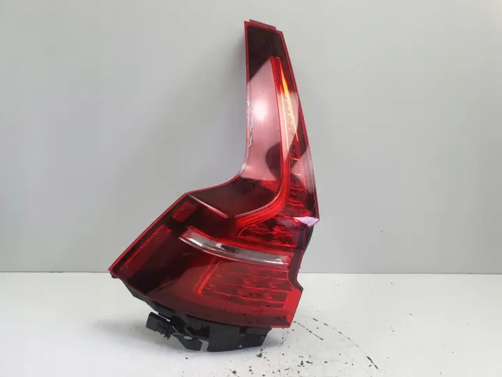 Volvo V60 II KOMBI 18-23r TYLNIA TYLNA LAMPA LEWA lewy tył 32291358