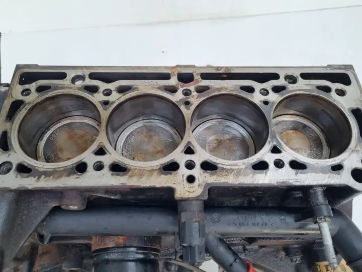 DÓŁ SILNIKA BLOK WAŁ KORBOWY Renault Scenic Megane II 1.6 16V K4M760