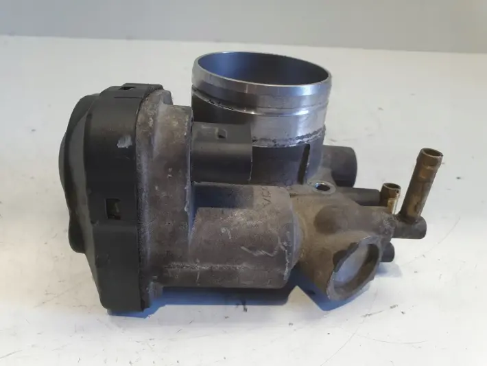 Audi A3 II 8P 1.6 8V PRZEPUSTNICA 06A133062A