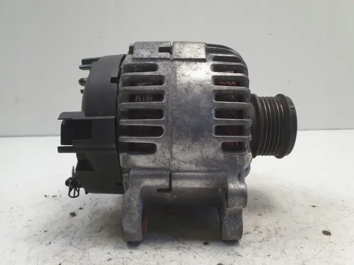 Audi A4 B7 2.0 TDI ALTERNATOR valeo 06F903023H 140A