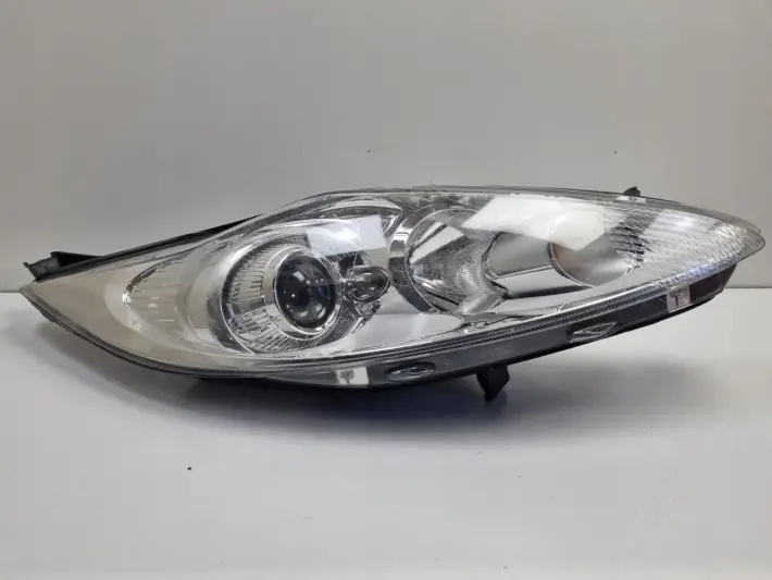 Ford Fiesta MK7 08-17r PRZEDNIA LAMPA PRAWA PRAWY PRZÓD 8A61-13W029-DG