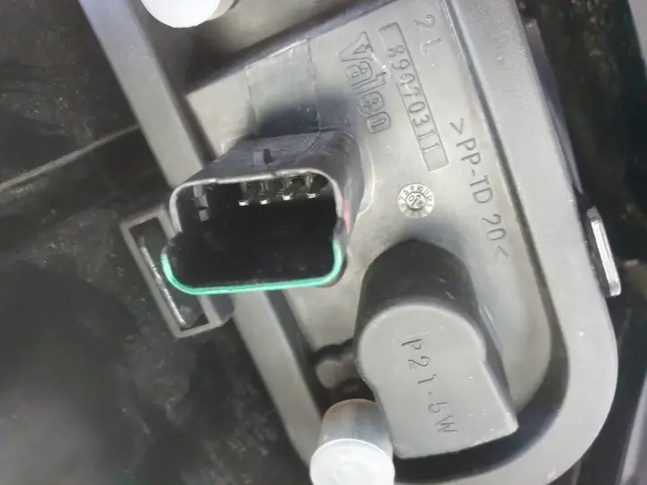 Nissan Qashqai I J10 06-09r TYLNIA LAMPA LEWA LEWY TYŁ kierowcy 39070311