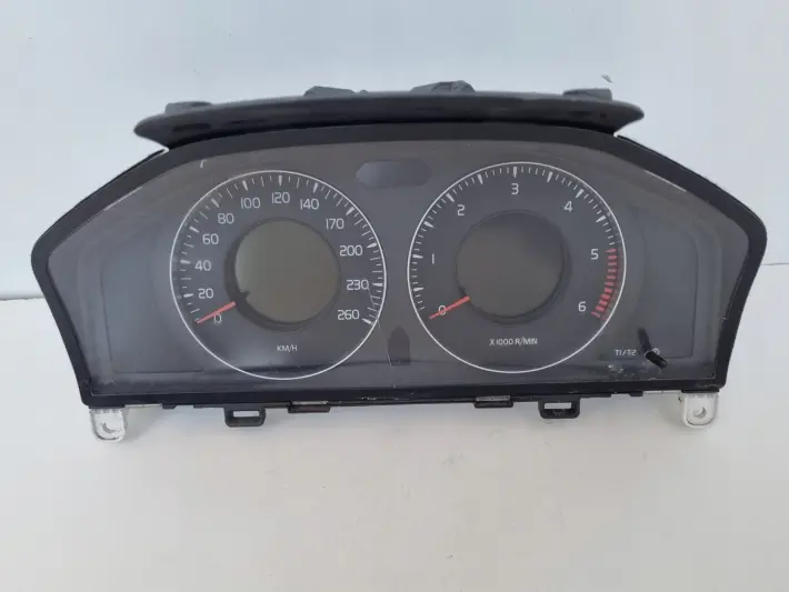 Volvo S80 II V70 III XC70 II 2.4 D5 LICZNIK ZEGARY Europa diesel 31270899AA