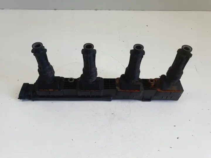 Opel Corsa C 1.2 16V CEWKA ZAPŁONOWA 0221503015