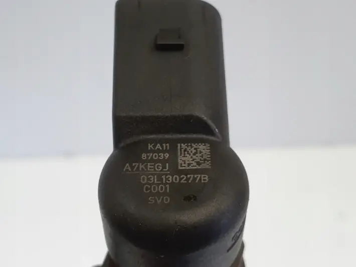 Seat Ibiza IV A3 II 8P 1.6 TDI WTRYSKIWACZ wtrysk 03L130277B