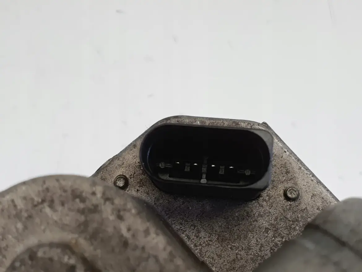 VW Bora 1.9 SDI PRZEPUSTNICA 038128063C