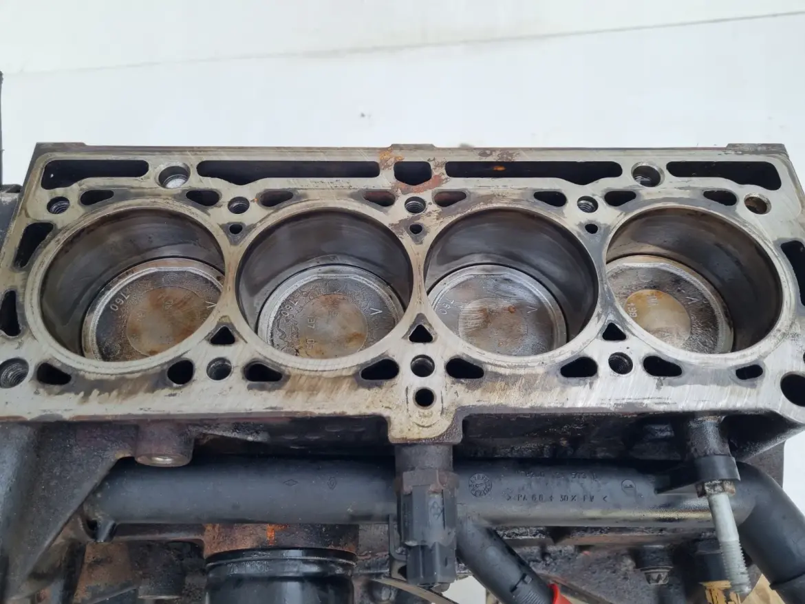 DÓŁ SILNIKA BLOK WAŁ KORBOWY Renault Scenic Megane II 1.6 16V K4M760