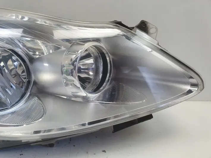 Opel Corsa D PRZEDNIA LAMPA PRAWA prawy przód anglik 13186384