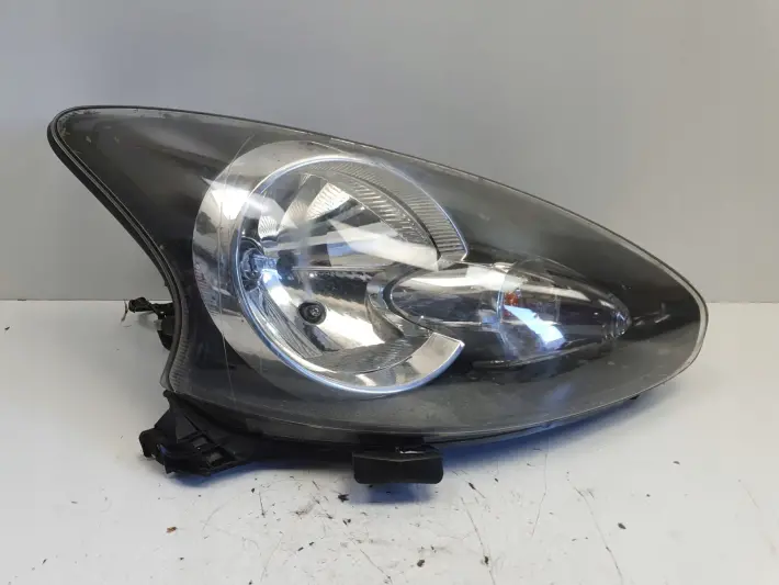 Toyota Aygo I 05-14 PRZEDNIA LAMPA PRAWA prawy przód anglik 89530381