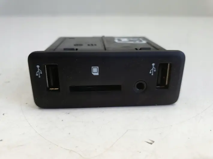 Renault Megane IV GNIAZDA AUX USB moduł 280237081R