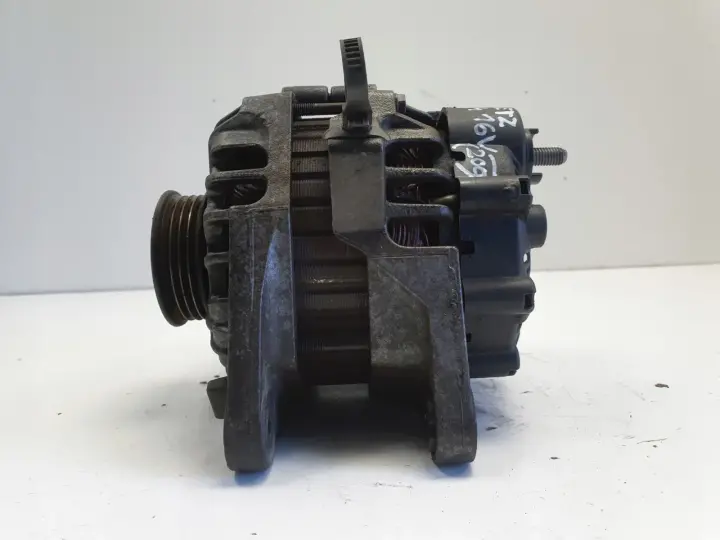 Hyundai Getz 1.4 16V ALTERNATOR 90A 37300-22650 valeo