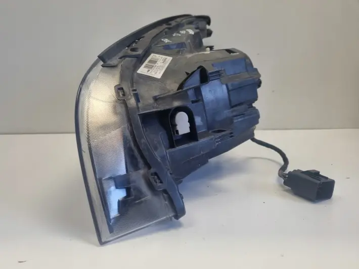 Volvo V60 S60 II PRZEDNIA LAMPA PRAWA prawy przód XENON EUROPA 31299991