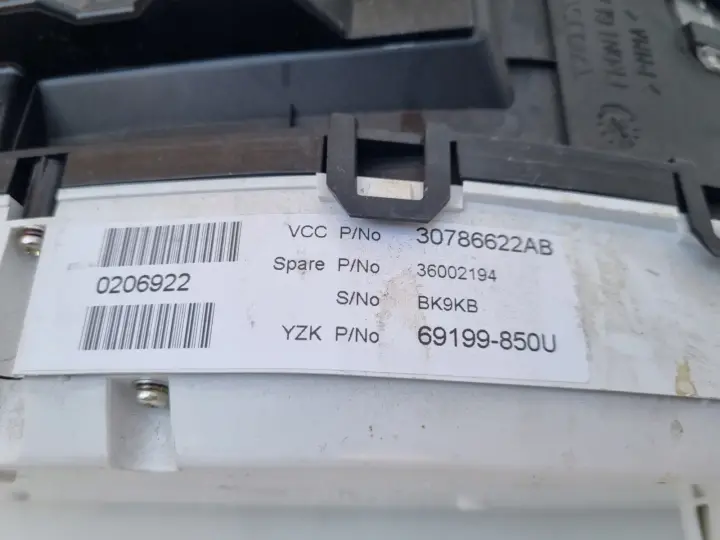 Volvo S80 II V70 III XC70 II 2.0 16V LICZNIK ZEGARY Europa 30786622AB
