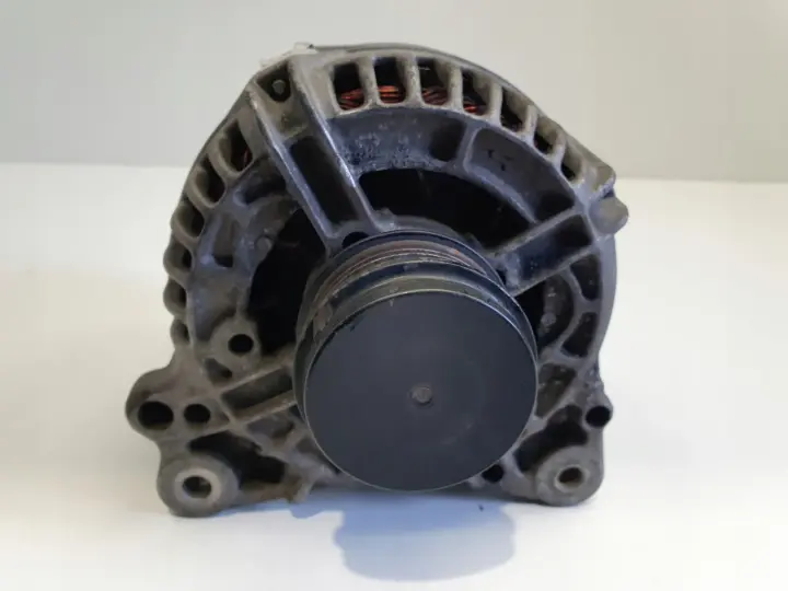 Audi A4 B7 1.9 TDI ALTERNATOR BOSCH