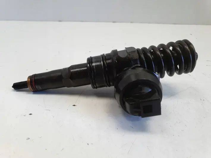 VW Passat B5 1.9 TDI POMPOWTRYSKIWACZ wtrysk 038130073BA
