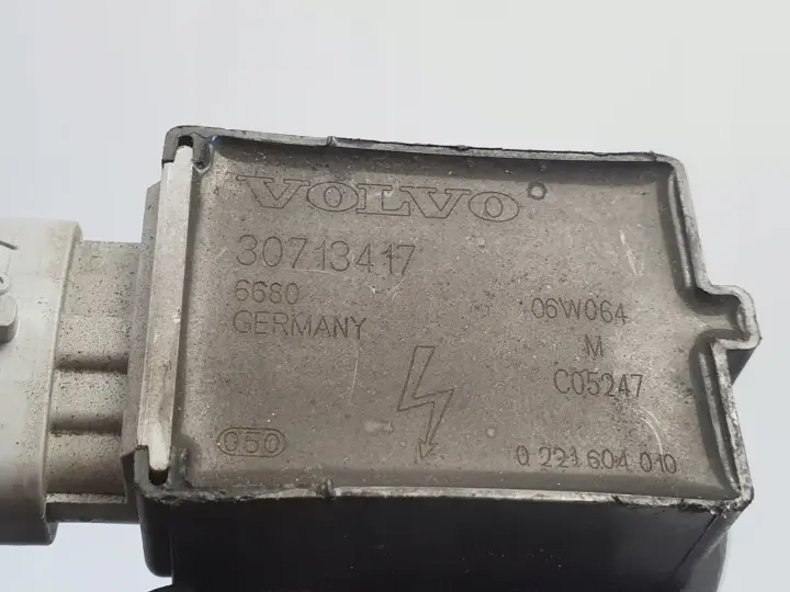 Volvo V70 II S80 I 2.4 T CEWKA ZAPŁONOWA 30713417 0221604010