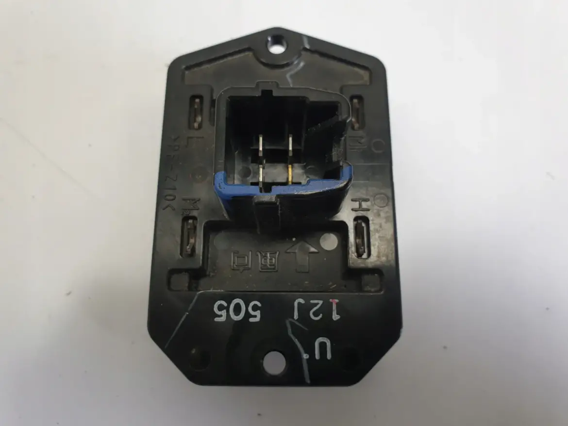 Suzuki SX4 REZYSTOR DMUCHAWY Opornik nawiewu