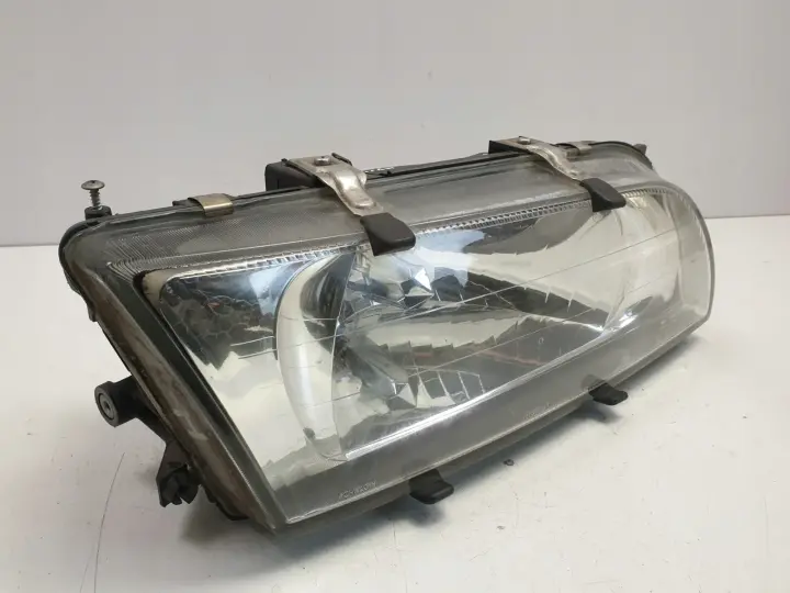 Nissan Almera N15 LIFT PRZEDNIA LAMPA PRAWA przód