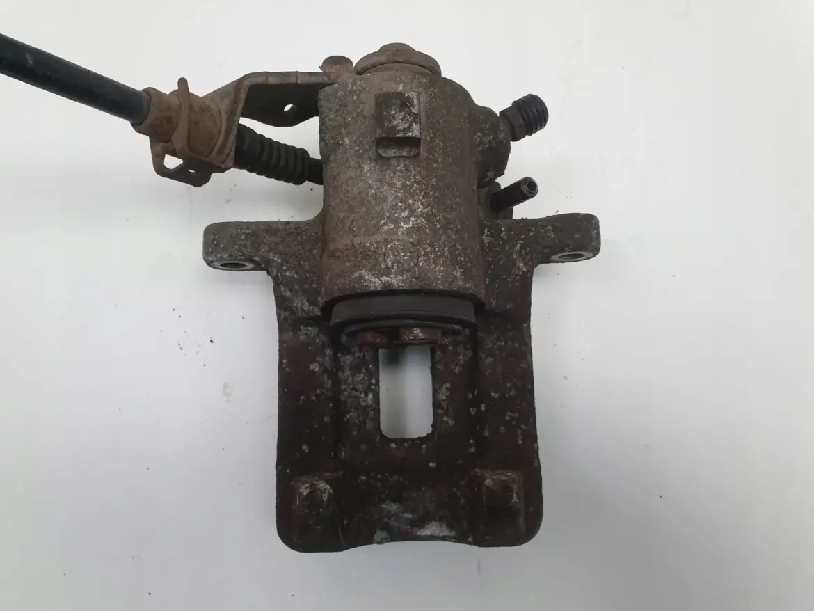 VW Golf IV Bora Audi A3 LEWY ZACISK HAMULCOWY tył kierowcy Lucas