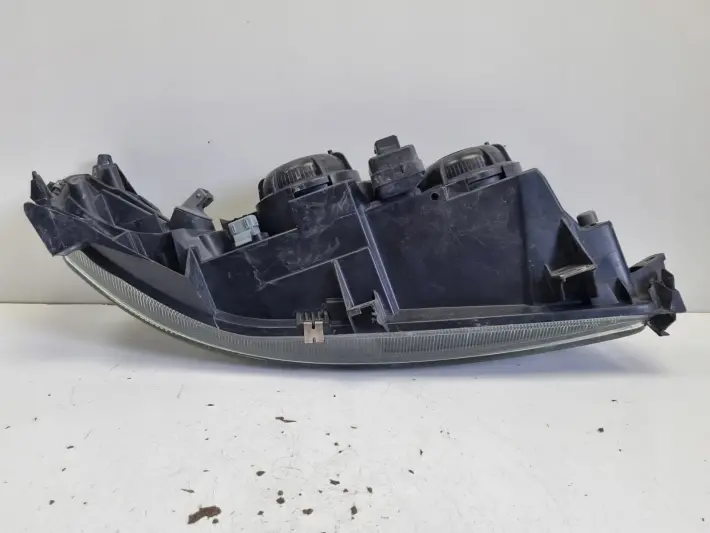 Volvo S60 V70 XC70 II PRZEDNIA LAMPA LEWA lewy przód EUROPA 8693547