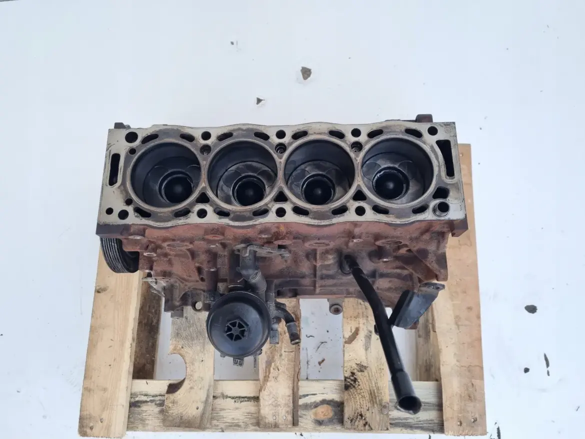DÓŁ SILNIKA BLOK WAŁ KORBOWY Volvo C30 S40 II V50 V70 2.0 D DIESEL D4204T