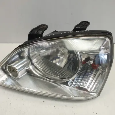 Kia Carens II PRZEDNIA LAMPA LEWA lewy przód EUROP