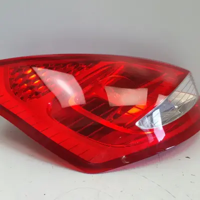 Ford Fiesta VII MK7 08-12r TYLNIA LAMPA LEWA LEWY TYŁ kierowcy 8A61-13405-A