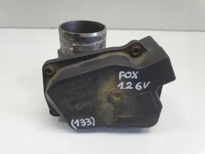 VW Fox 1.2 6V PRZEPUSTNICA 03D133062E
