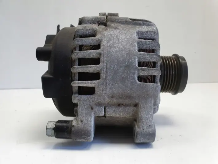 Volvo V60 I V40 II 1.6 D2 ALTERNATOR 30659390 valeo 150A