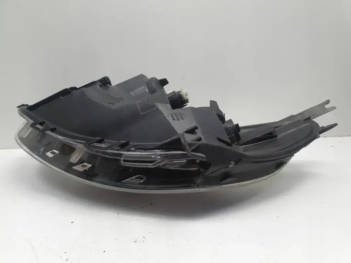 Renault Clio IV 12-16r PRZEDNIA LAMPA PRAWA prawy przód EUROPA 260102796R