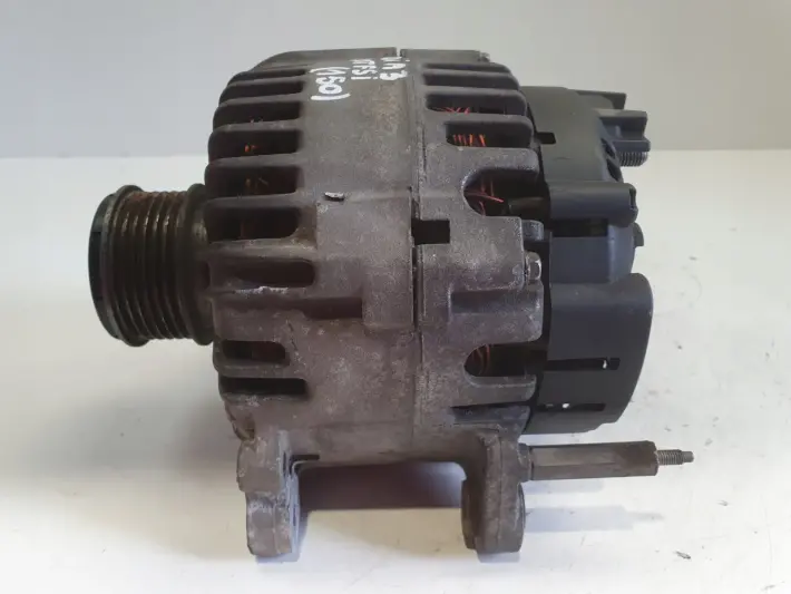 Audi A3 II 8P 2.0 TDI ALTERNATOR valeo 06F903023C 140A