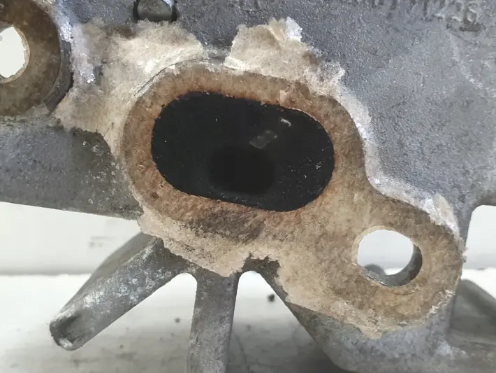 Nissan Juke 1.5 DCI ŁAPA UCHWYT wtrysk DPF 8200771226