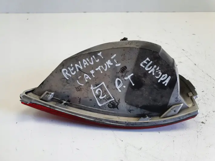 Renault Captur TYLNIA TYLNA LAMPA PRZECIWMGIELNA prawa prawy tył 265540003R