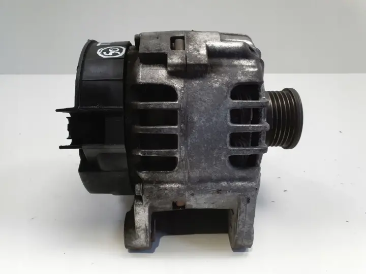 Renault Trafic II 1.9 DCI ALTERNATOR valeo 8200538815