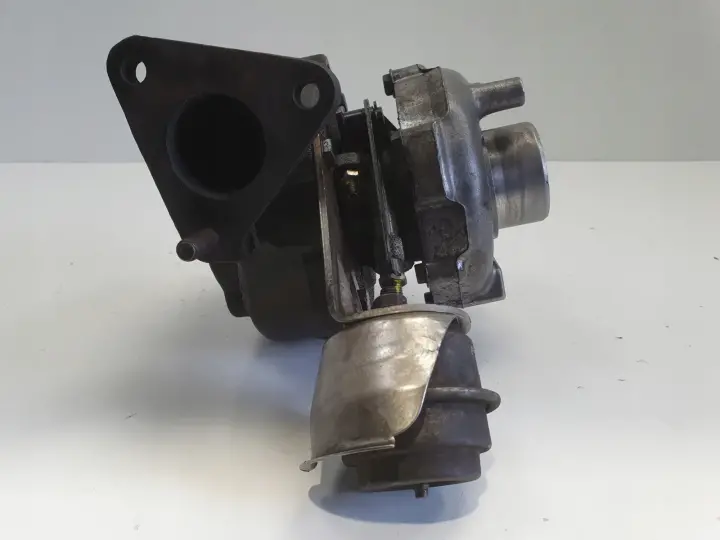 VW Passat B5 1.9 TDI TURBOSPRĘŻARKA turbo 028145702C
