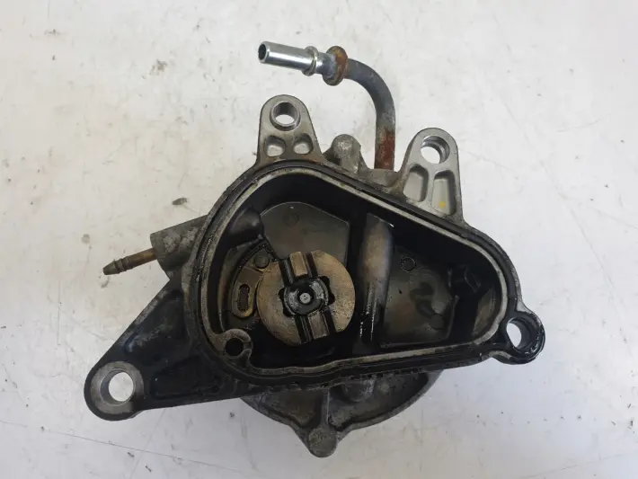 Opel Vectra C 3.0 CDTI V6 POMPA VACUM wakum